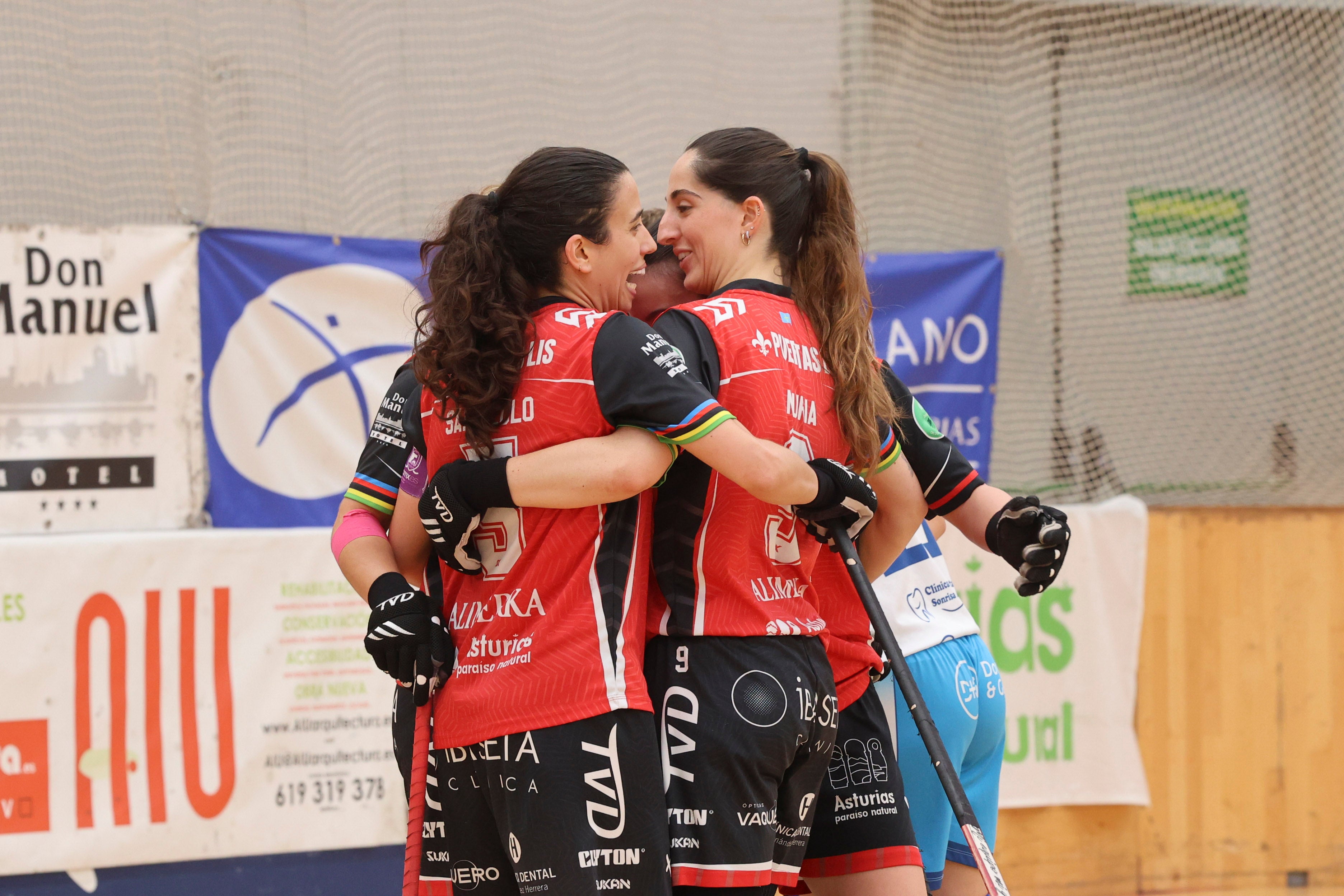 Entre la alegría y el llanto: las imágenes del último partido del Telecable Hockey