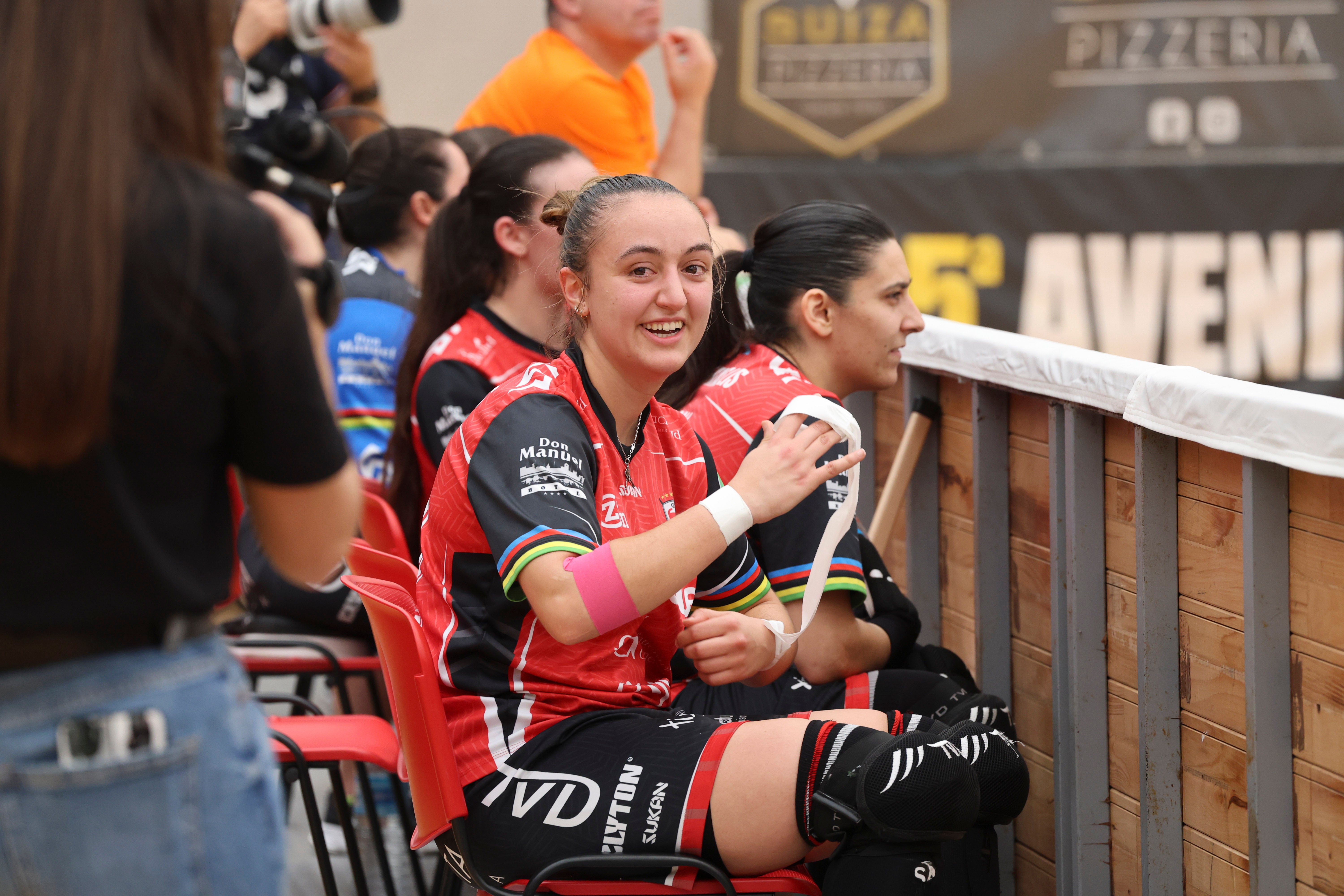 Entre la alegría y el llanto: las imágenes del último partido del Telecable Hockey