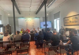 Presentación del nuevo sistema de digitalización en el Archivo Histórico de Hunosa