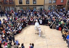 El Heraldo anuncia la fiesta del Martes de Campo en Oviedo.