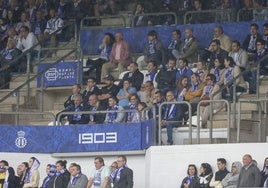 Palco del Suárez en la semifinal entre el Real Avilés y el Antoniano.