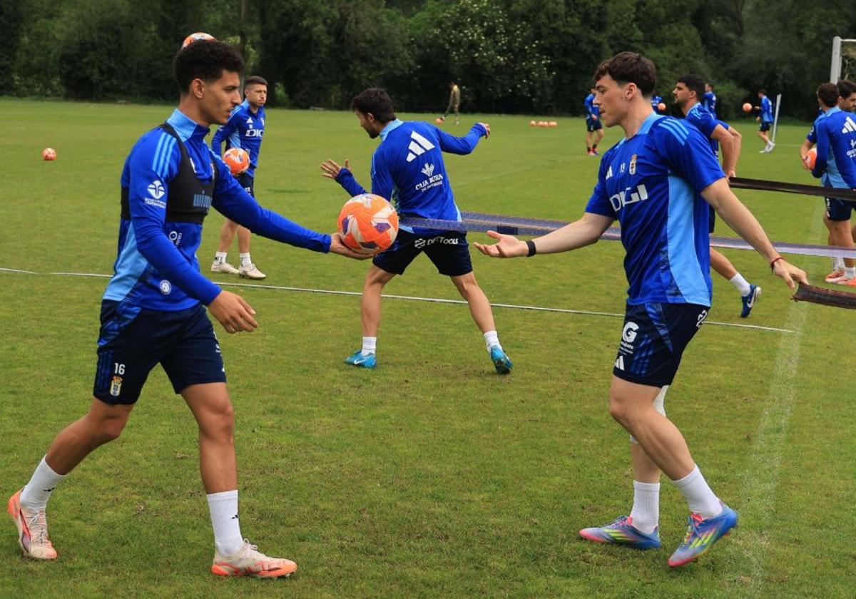 Veljko Paunovic cuenta con Chaira y Fede Viñas para el partido de vuelta del Real Oviedo