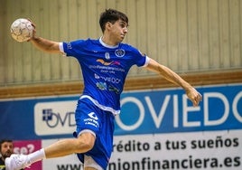 Jaime González, con el Base Oviedo.