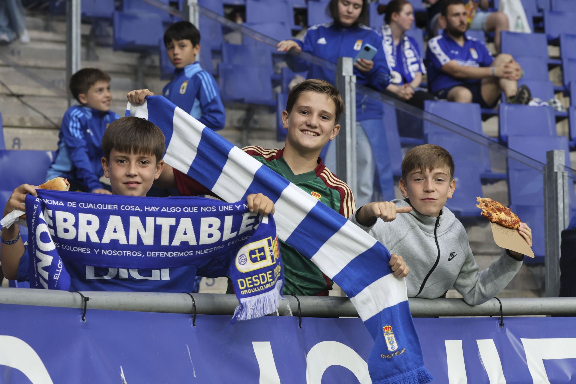 ¿Estuviste en el Real Oviedo - Almería? ¡Búscate en las imágenes!