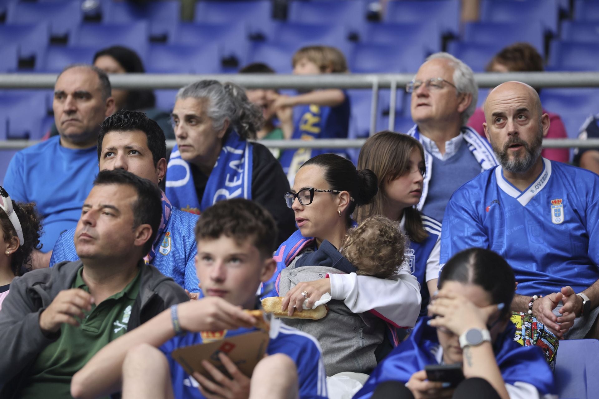 ¿Estuviste en el Real Oviedo - Almería? ¡Búscate en las imágenes!