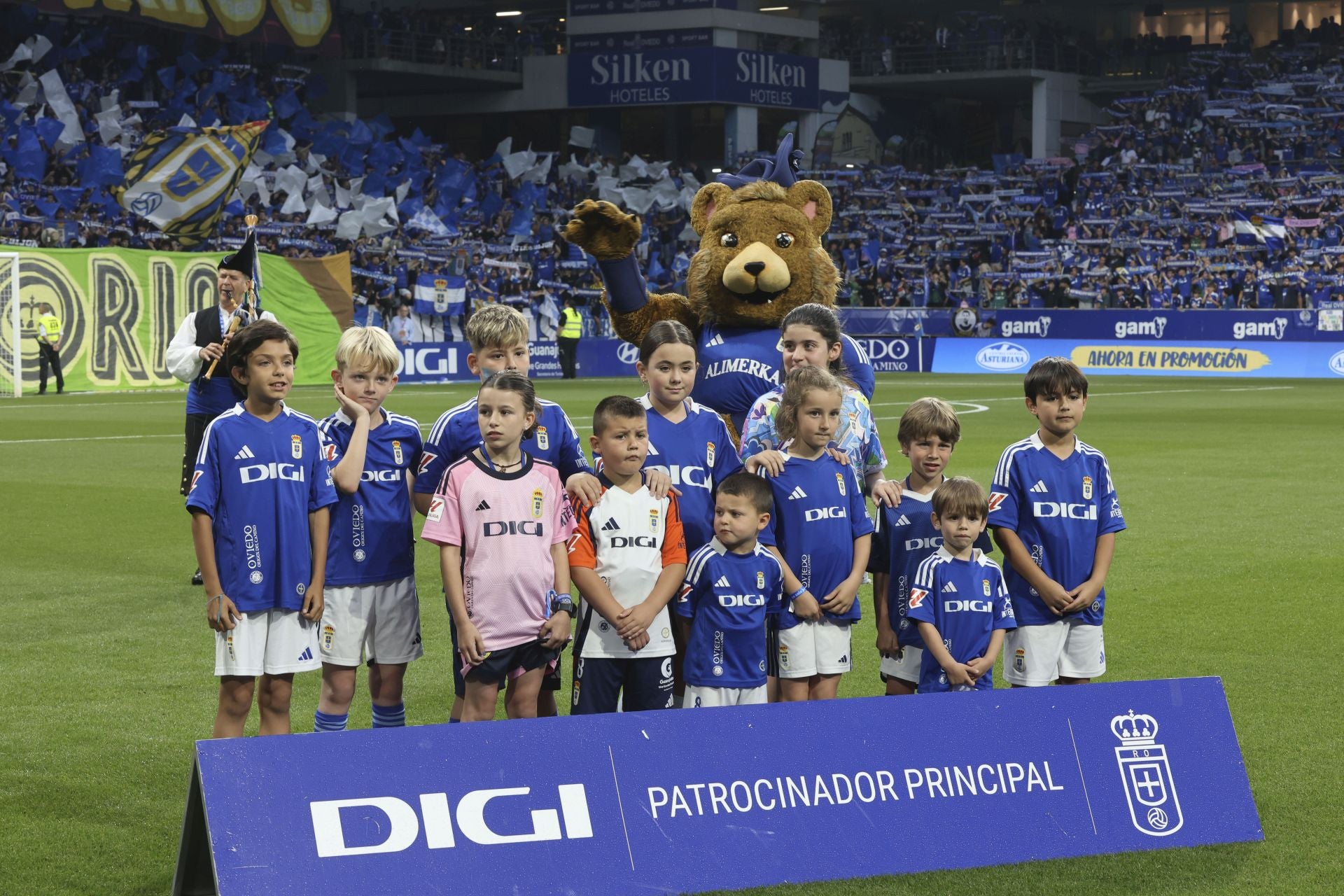 ¿Estuviste en el Real Oviedo - Almería? ¡Búscate en las imágenes!