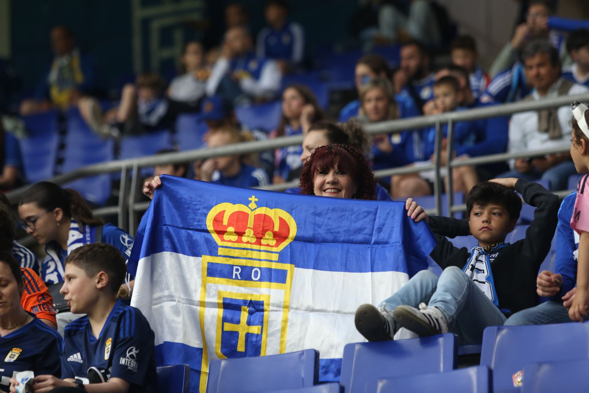 ¿Estuviste en el Real Oviedo - Almería? ¡Búscate en las imágenes!