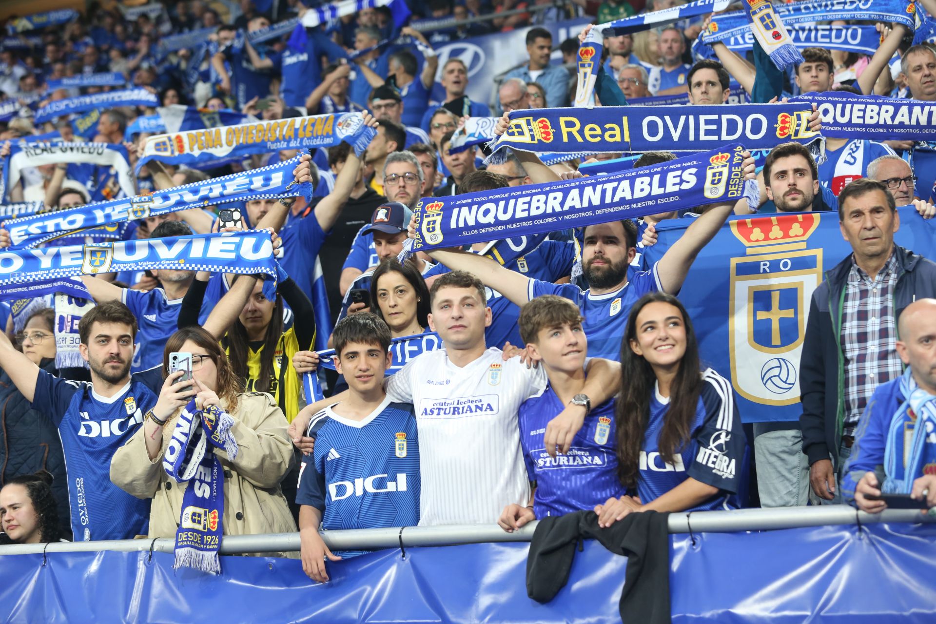 ¿Estuviste en el Real Oviedo - Almería? ¡Búscate en las imágenes!