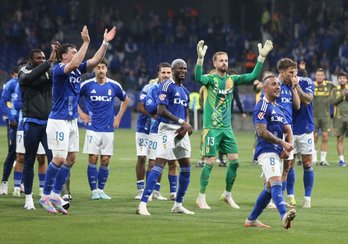 Celebración del Real Oviedo de este miércoles tras batir al Almería gracias a una magistral actuación de Santi Cazorla.