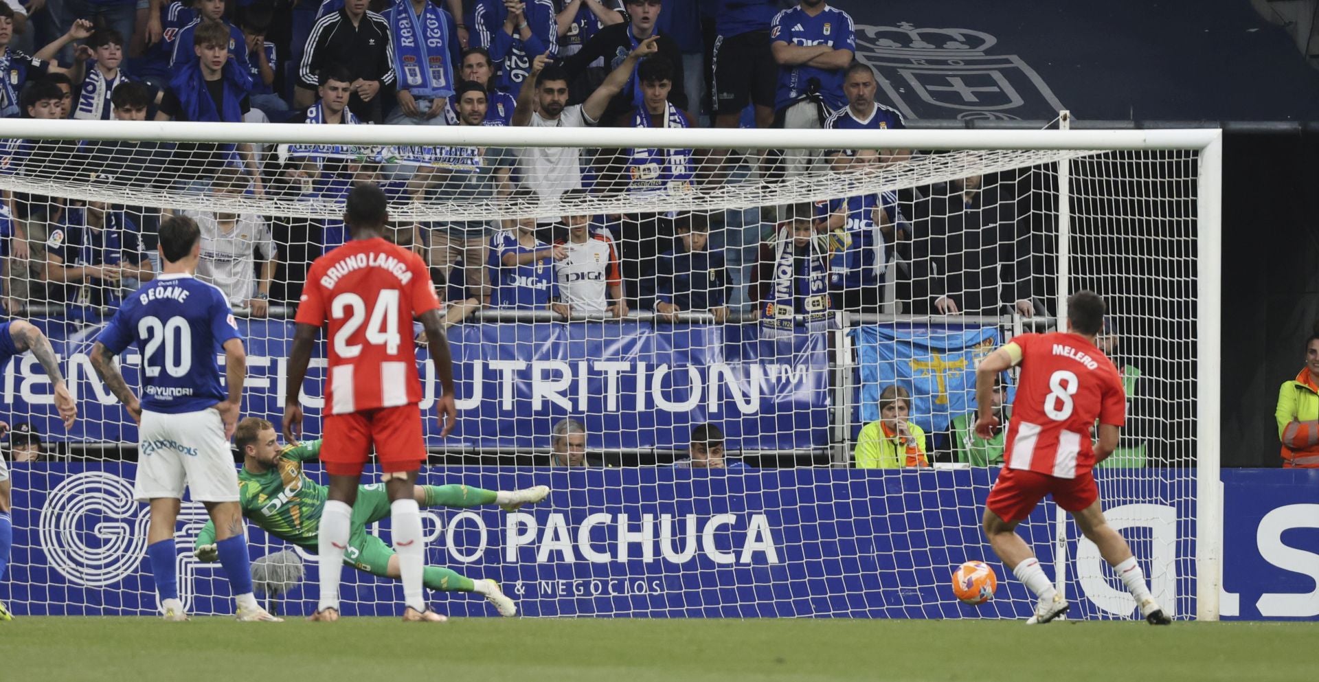 Las mejores imágenes del Real Oviedo - Almería