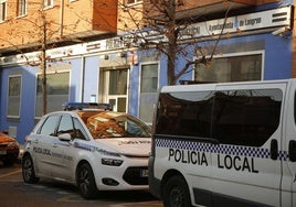 Exterior de la comisaría de a Policía Local langreana
