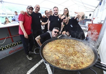 Todo listo en la calle San Antonio para la fiesta «más prestosa» de Pola de Siero