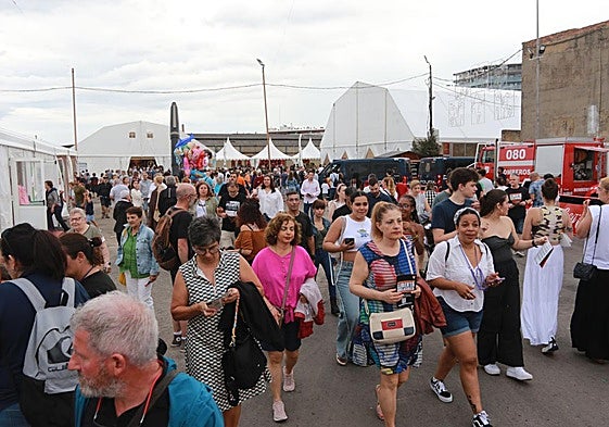 Ambiente en el recinto de la Semana Negra en julio de 2024.