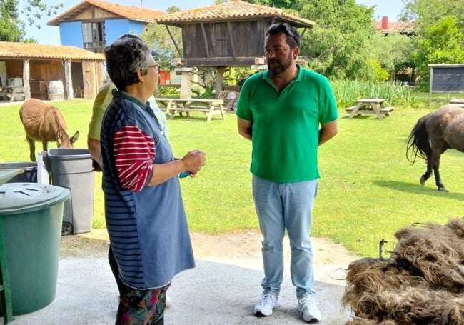 El presidente de Acoxa en Argüero.