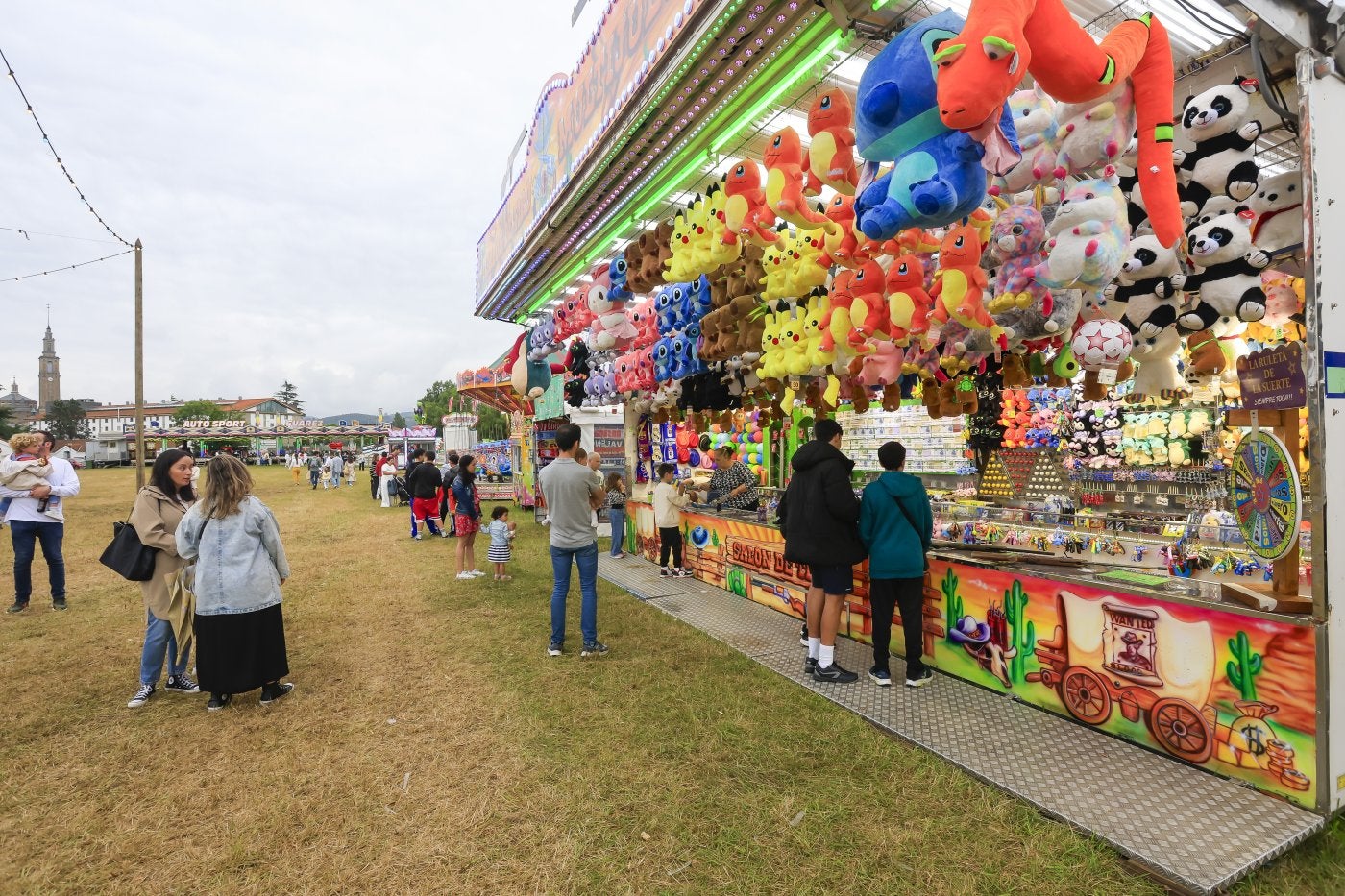 Prau de las fiestas de Cabueñes donde hoy habrá concentración de coches clásicos.