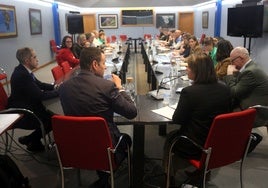 Una de las reuniones entre los sindicatos educativos y el Principado durante las pasadas movilizaciones.