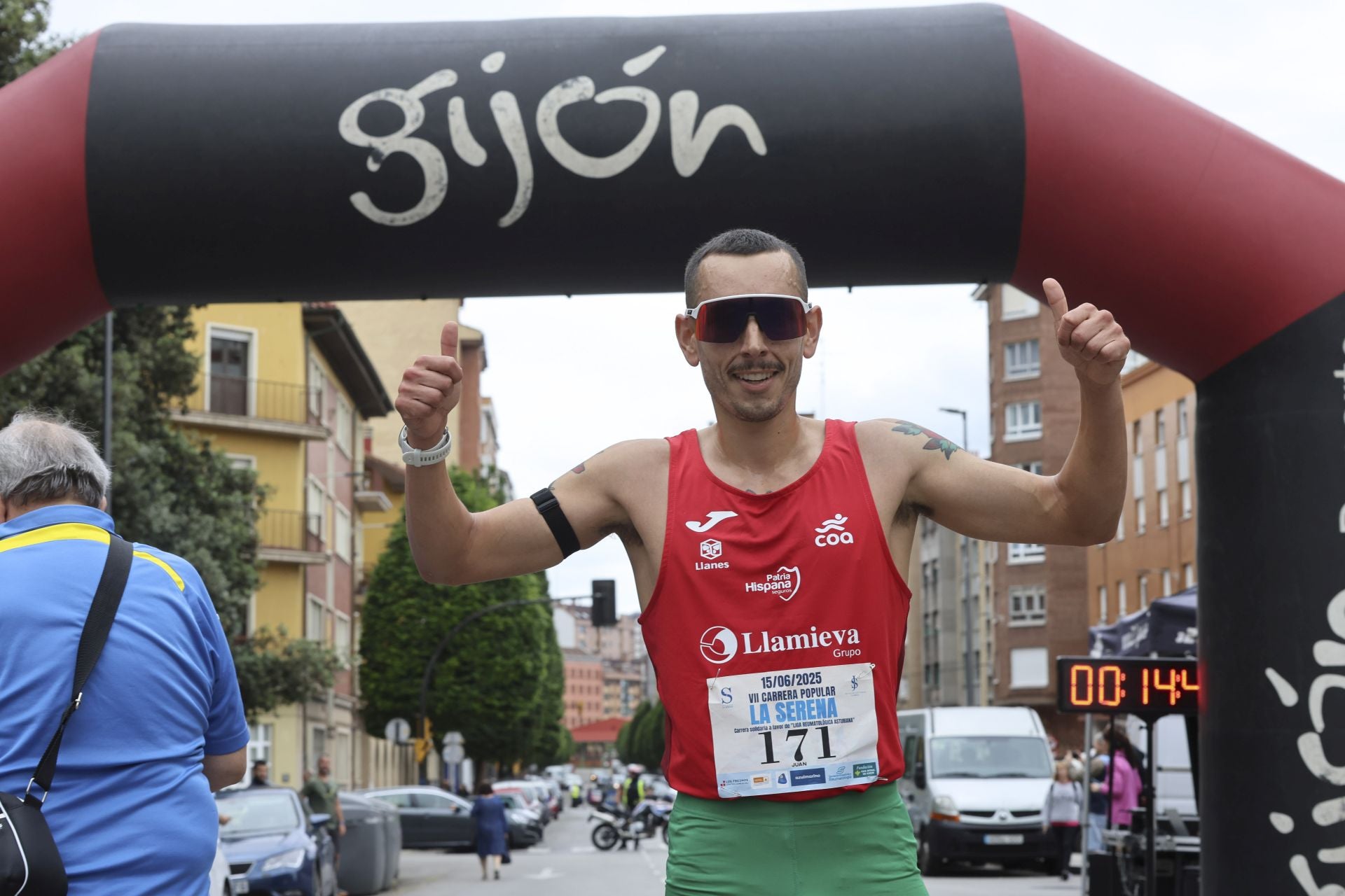 El Llano, en Gijón, corre por una buena causa