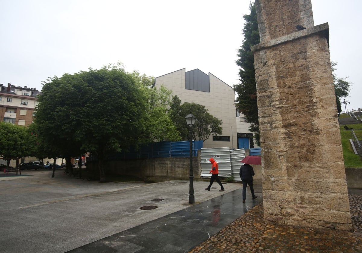 el centro público Los Pilares, en Oviedo, que está en fase de reforma.