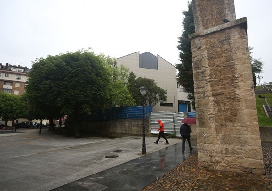 el centro público Los Pilares, en Oviedo, que está en fase de reforma.