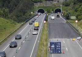 Obras sobre uno de los viauctos, mientras todo el tráfico se concentra en el otro.