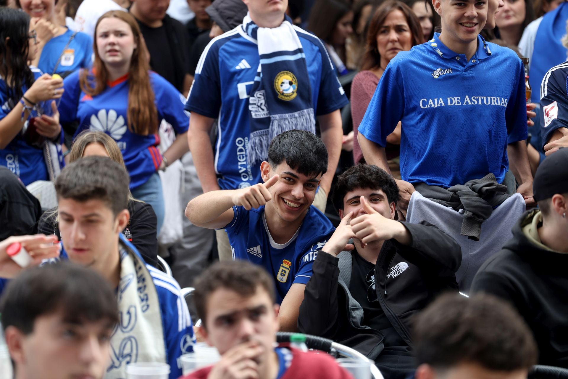Nervios a flor de piel en los bares de Oviedo durante el Mirandés - Real Oviedo