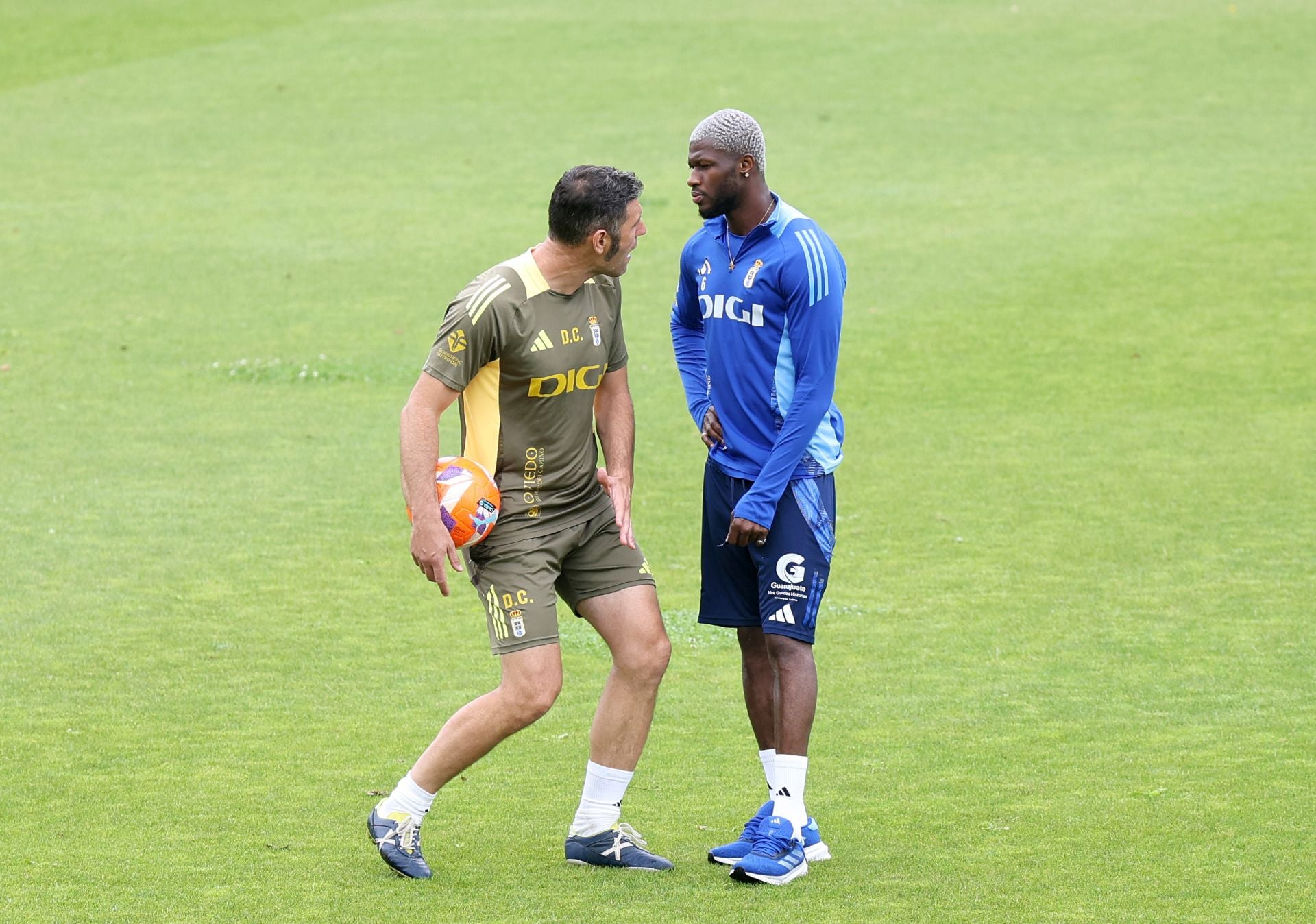 Entrenamiento del Real Oviedo tras el partido en Miranda de Ebro
