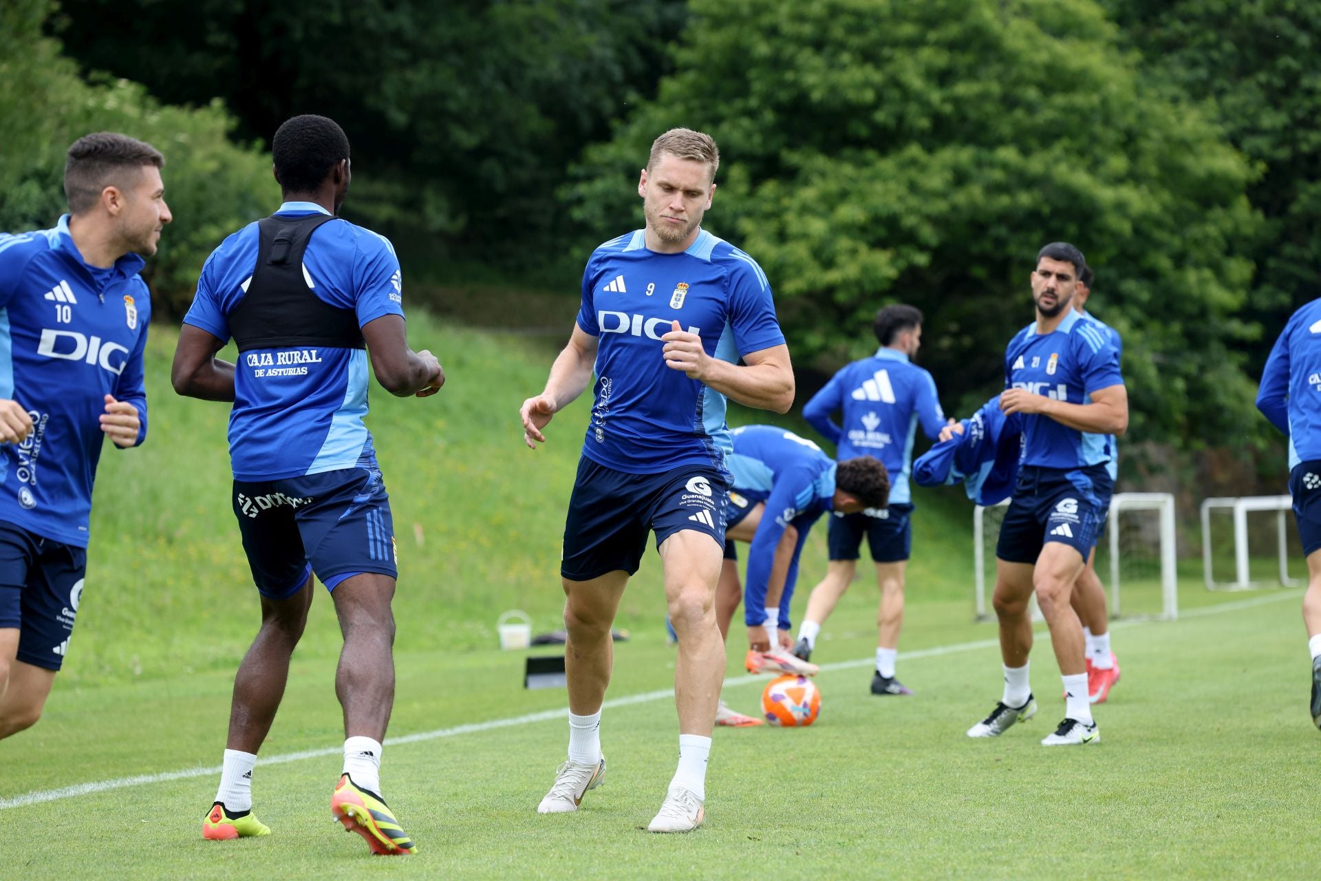 Entrenamiento del Real Oviedo tras el partido en Miranda de Ebro