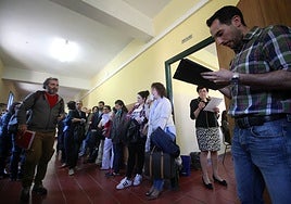 Llamamiento de los aspirantes en unas oposiciones de Secundaria anteriores.