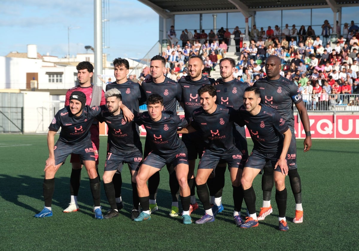 Once titular del Real Avilés ante el Atlético Antoniano en Lebrija.