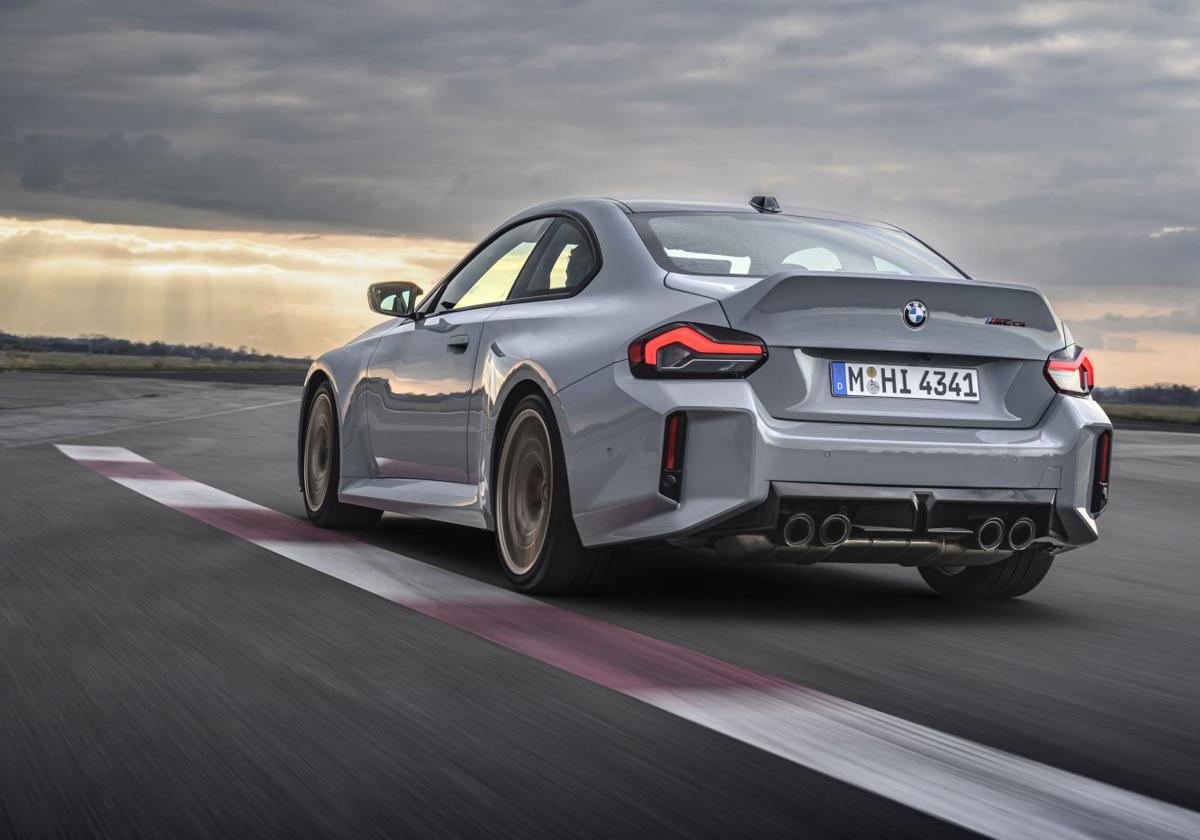 El nuevo BMW M2 CS es capaz de hacer el 0-100 en tan sólo 3,8 segundos.