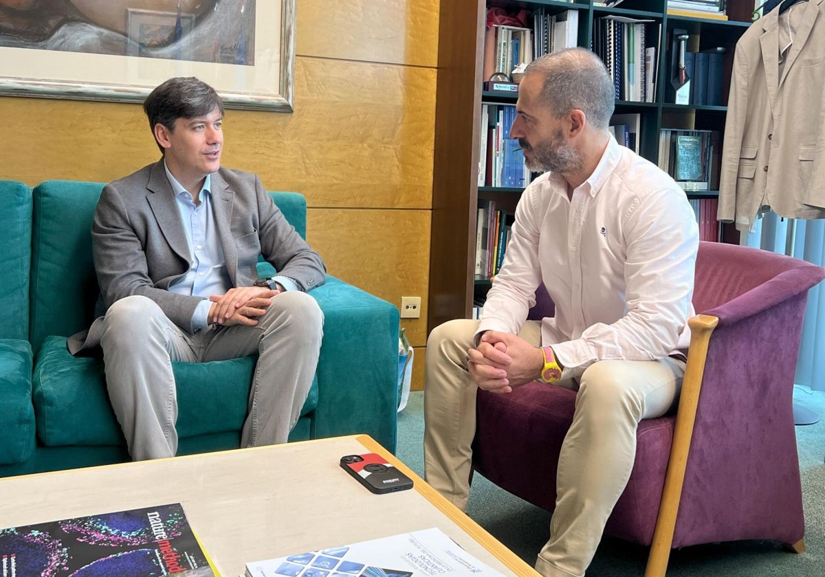 Borja Sánchez con Ángel García, 'Cepi'.