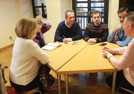 Ovidio Zapico, reunido con asociaciones de las zonas tensionadas de Gijón.