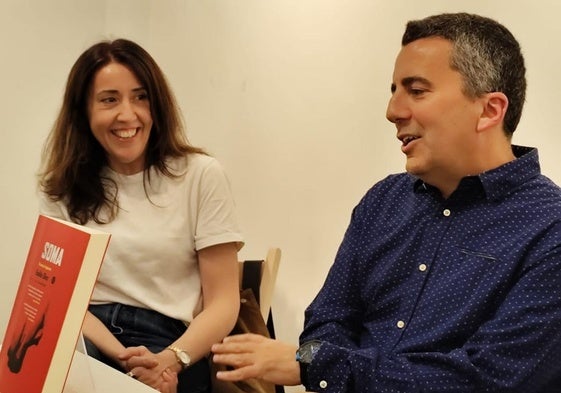 Emilio Díez, autor de 'Soma', durante una de las presentaciones de su novela en Madrid.