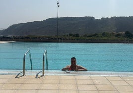 Las piscinas ya se encuentran abiertas hasta septiembre y ayer acogieron a los primeros bañistas.