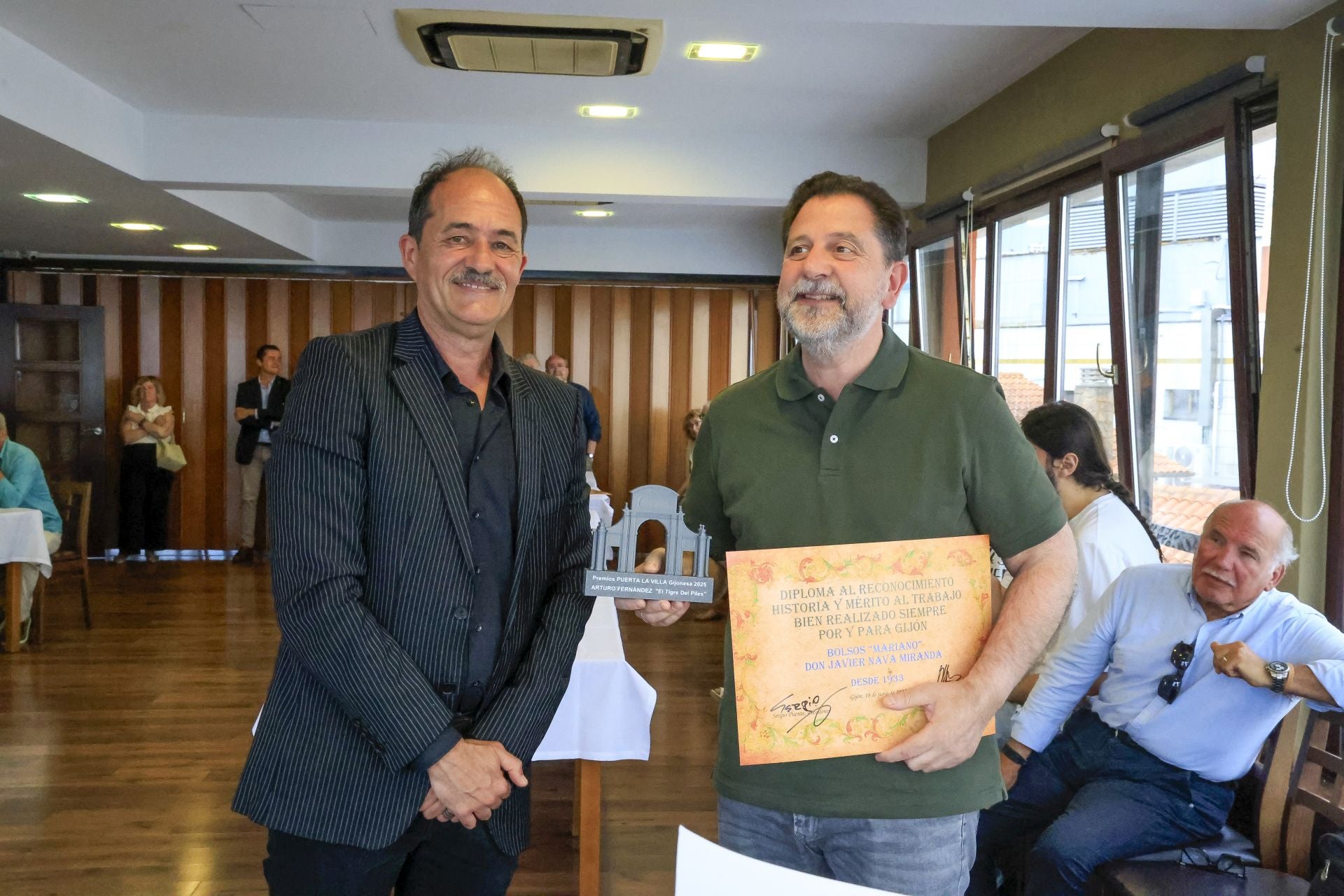 El Grupo Puerta La Villa de Gijón entrega sus galardones