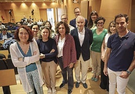 María Rosario López, en el centro, con algunos de los ponentes de la jornada sobre transformación urbana celebrada ayer.