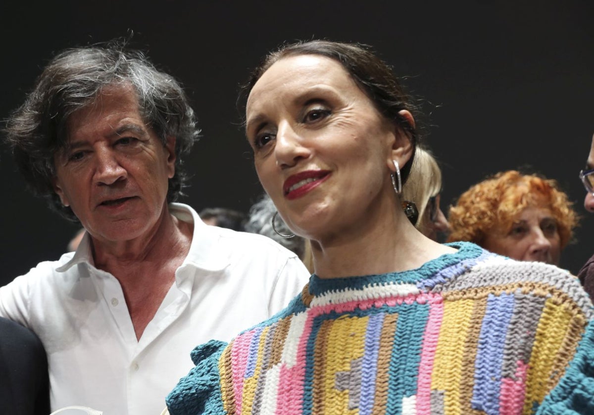 Carlos López Otín y Luz Casal, en la pasada entrega de los Premios EL COMERCIO.