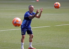 Cazorla, emblema de este Real Oviedo, durante el entrenamiento de este viernes en el Carlos Tartiere.