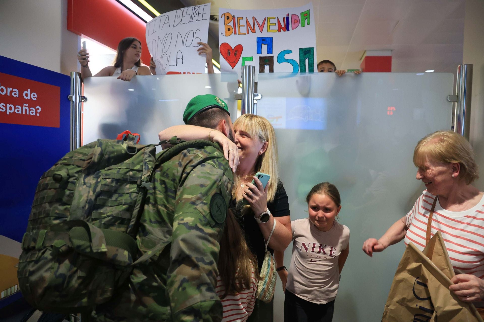 Emocionante regreso de los militares asturianos que estuvieron seis meses en Eslovaquia