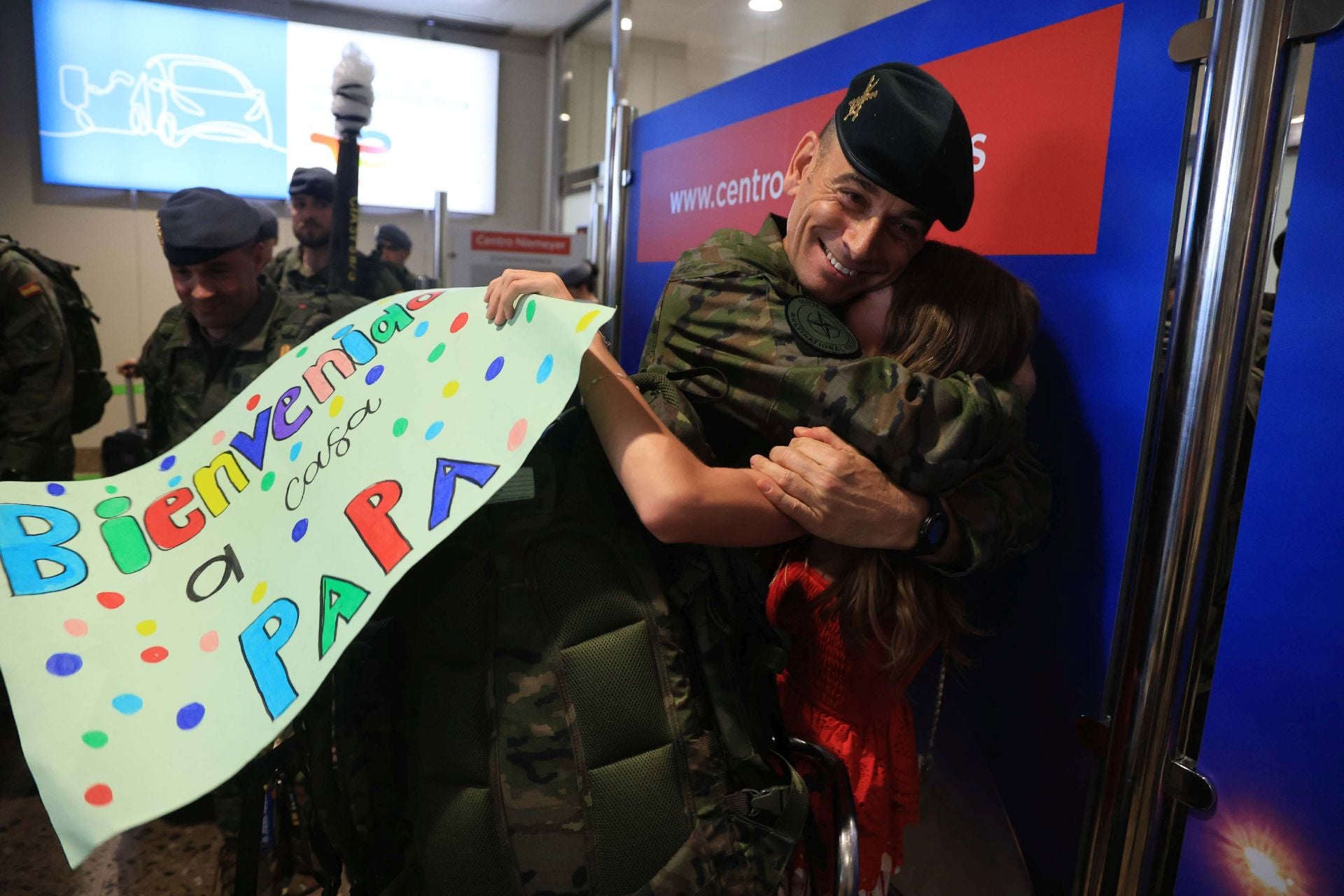 Emocionante regreso de los militares asturianos que estuvieron seis meses en Eslovaquia