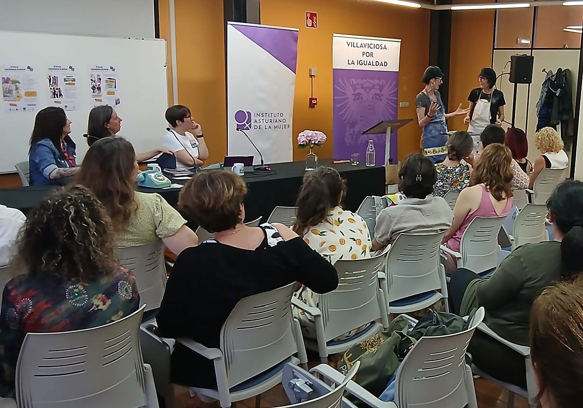 Una de las actividades de la Feria de Emprendedoras de Asturias, en Villaviciosa.