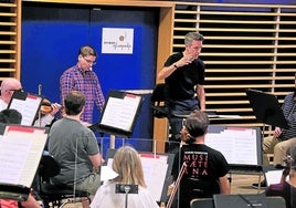 Gabriel Ordás y Lucas Macías, de frente, durante el ensayo del gran concierto de este sábado.