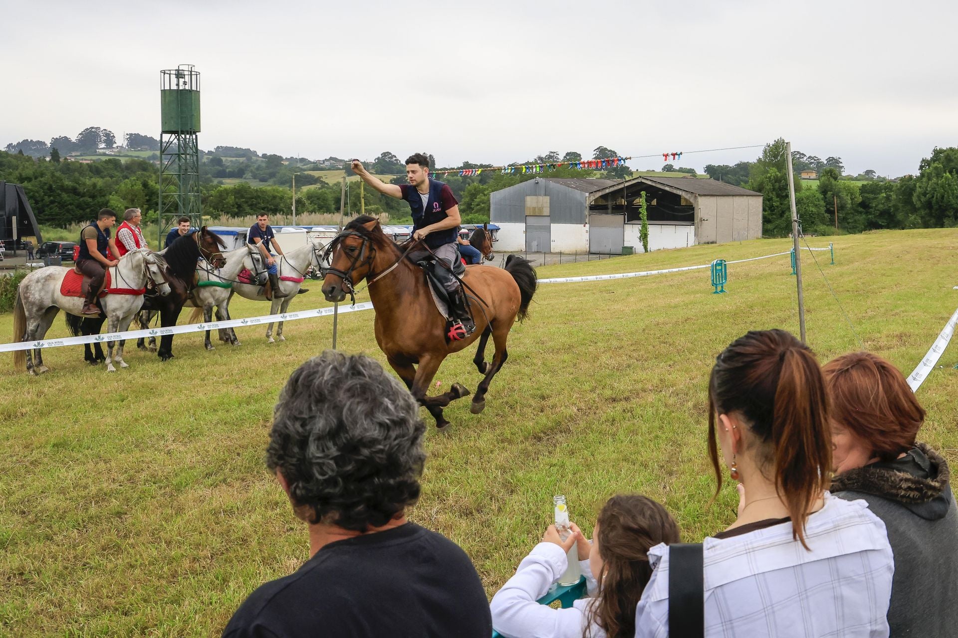 Concurso de cinta a caballo en las fiestas de Mareo, en Gijón