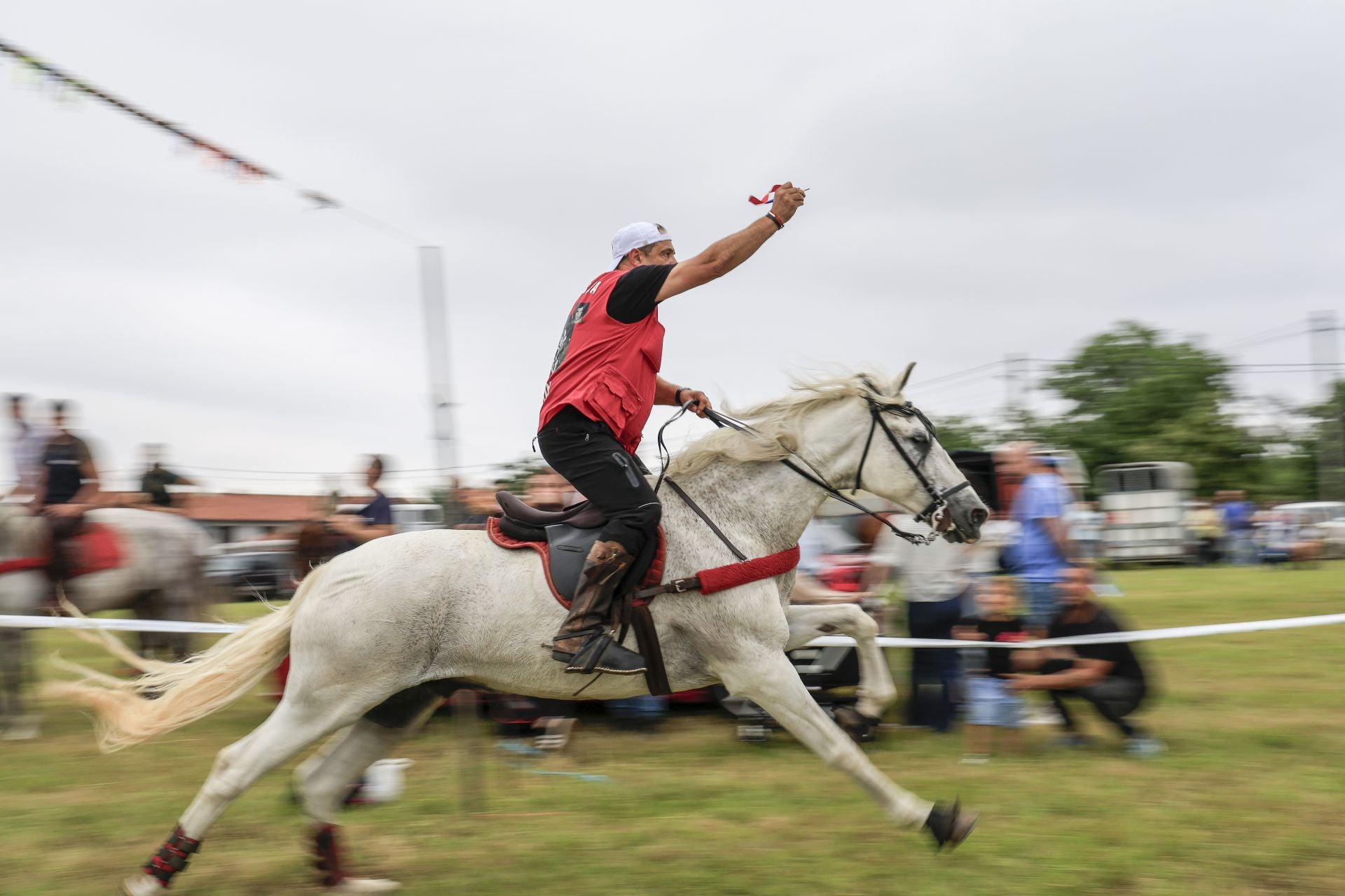 Concurso de cinta a caballo en las fiestas de Mareo, en Gijón