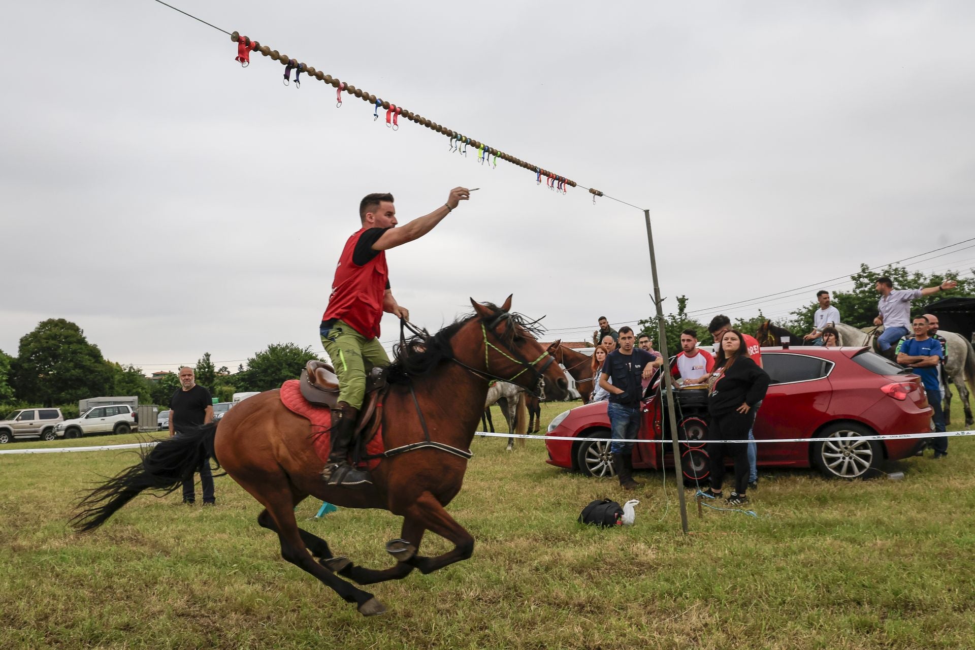 Concurso de cinta a caballo en las fiestas de Mareo, en Gijón