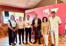 Foto de familia en el Llagar Herminio de Colloto.