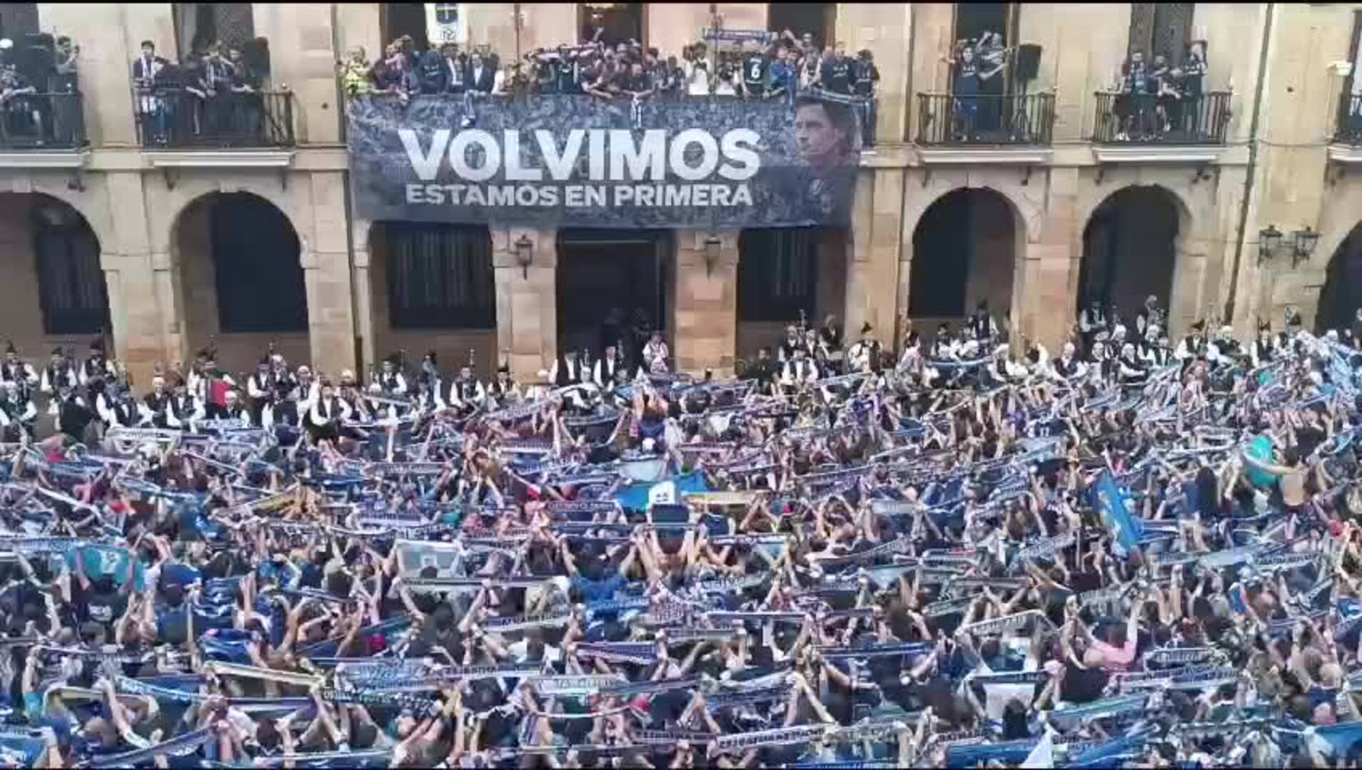 Vídeo: emoción al entonar el himno del Real Oviedo