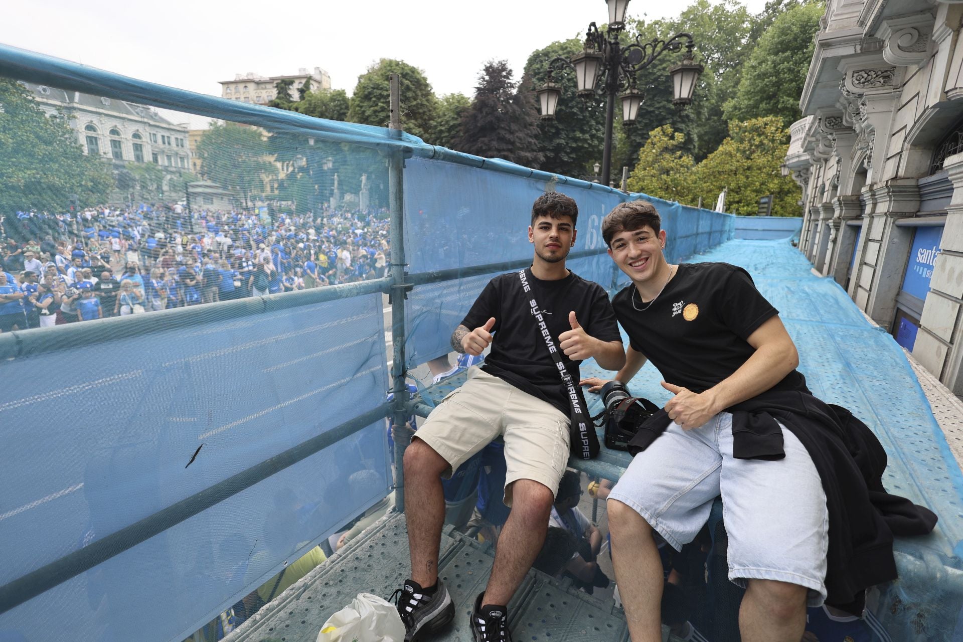 Fiesta eterna en Oviedo tras el ansiado ascenso a Primera