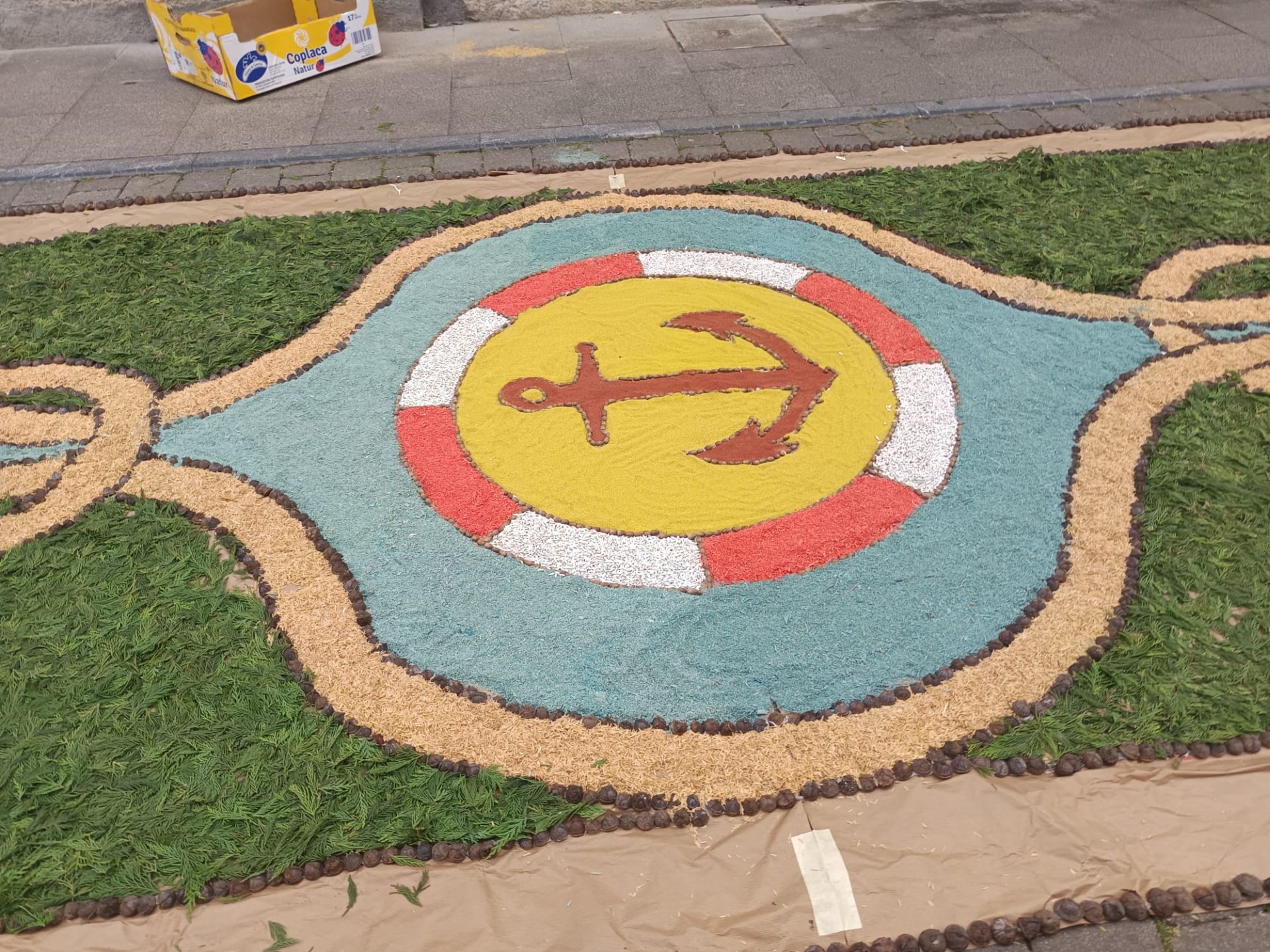 El ascenso del Real Oviedo se cuela en las alfombras florales del Corpus de Castropol