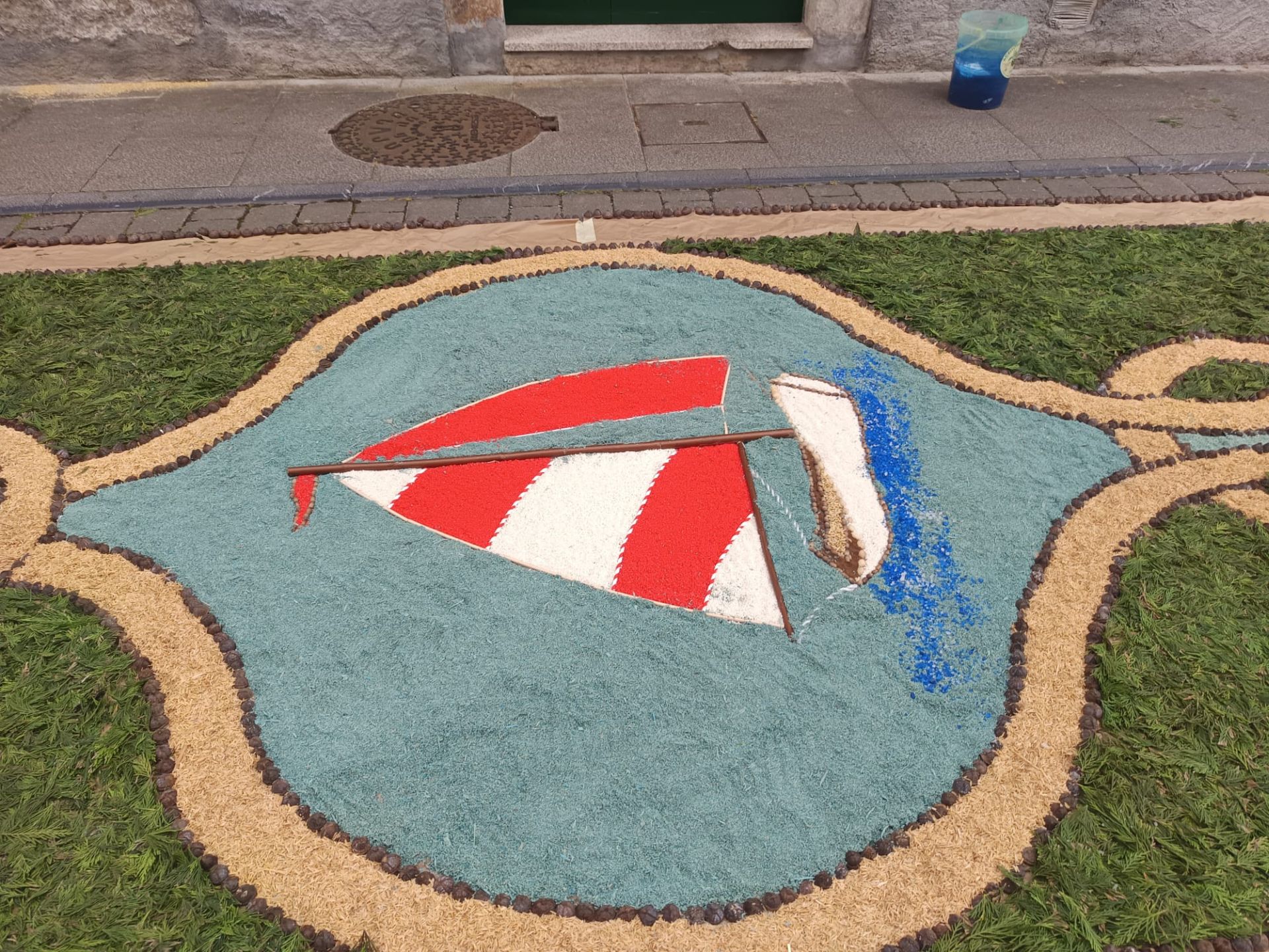 El ascenso del Real Oviedo se cuela en las alfombras florales del Corpus de Castropol